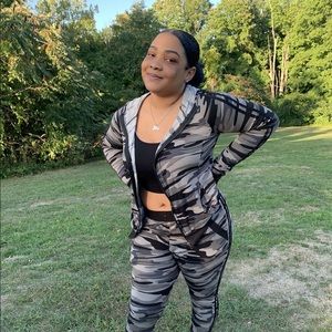 Meet your Posher, Lily